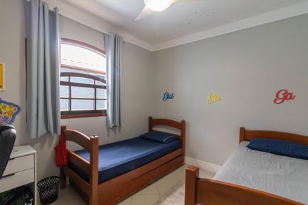 Casa à venda com 187m², 3 quartos e 2 vagas Casa à venda com 187m², 3 quartos e 2 vagasQuarto 2