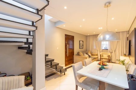 Casa à venda com 187m², 3 quartos e 2 vagas Casa à venda com 187m², 3 quartos e 2 vagasSala