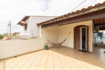 Casa à venda com 187m², 3 quartos e 2 vagas Casa à venda com 187m², 3 quartos e 2 vagasVaranda da Suíte