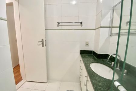 Apartamento à venda com 67m², 2 quartos e sem vaga Apartamento à venda com 67m², 2 quartos e sem vagaBanheiro