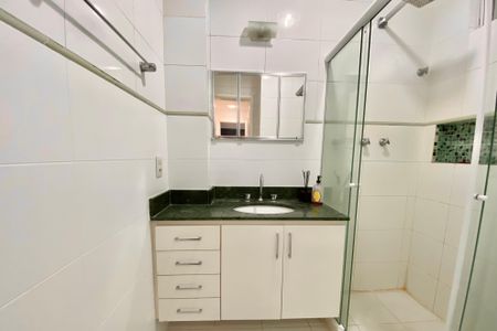 Apartamento à venda com 67m², 2 quartos e sem vaga Apartamento à venda com 67m², 2 quartos e sem vagaBanheiro