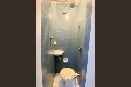 Apartamento à venda com 67m², 2 quartos e sem vaga Apartamento à venda com 67m², 2 quartos e sem vagaBanheiro de serviço