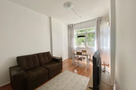 Sala  de apartamento à venda com 2 quartos, 67m² em Copacabana, Rio de Janeiro