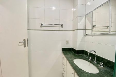 Apartamento à venda com 67m², 2 quartos e sem vaga Apartamento à venda com 67m², 2 quartos e sem vagaBanheiro