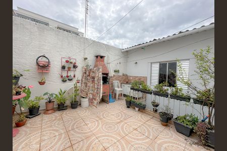 Casa à venda com 157m², 3 quartos e 2 vagas Casa à venda com 157m², 3 quartos e 2 vagasTerraço