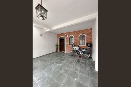 Casa à venda com 157m², 3 quartos e 2 vagas Casa à venda com 157m², 3 quartos e 2 vagasGaragem