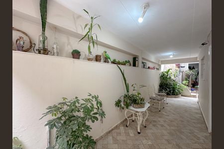 Casa à venda com 157m², 3 quartos e 2 vagas Casa à venda com 157m², 3 quartos e 2 vagasCorredor