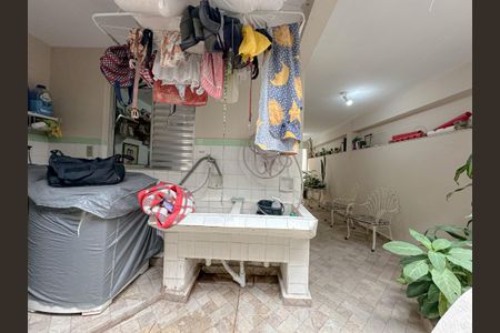 Casa à venda com 157m², 3 quartos e 2 vagas Casa à venda com 157m², 3 quartos e 2 vagasÁrea de Serviço