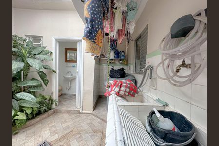 Casa à venda com 157m², 3 quartos e 2 vagas Casa à venda com 157m², 3 quartos e 2 vagasÁrea de Serviço