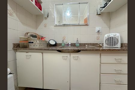 Casa à venda com 157m², 3 quartos e 2 vagas Casa à venda com 157m², 3 quartos e 2 vagasBanheiro Social