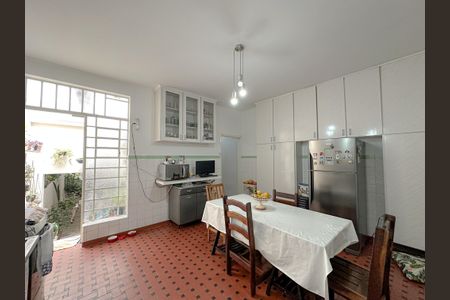 Casa à venda com 157m², 3 quartos e 2 vagas Casa à venda com 157m², 3 quartos e 2 vagasCozinha