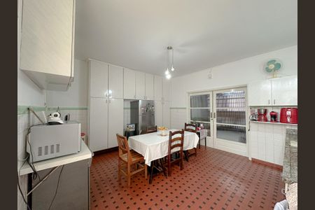 Casa à venda com 157m², 3 quartos e 2 vagas Casa à venda com 157m², 3 quartos e 2 vagasCozinha