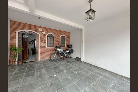Casa à venda com 157m², 3 quartos e 2 vagas Casa à venda com 157m², 3 quartos e 2 vagasGaragem