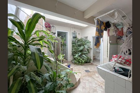 Casa à venda com 157m², 3 quartos e 2 vagas Casa à venda com 157m², 3 quartos e 2 vagasCorredor