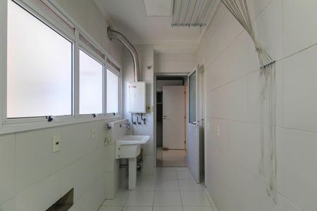 Apartamento à venda com 130m², 3 quartos e 2 vagas Apartamento à venda com 130m², 3 quartos e 2 vagasÁrea de Serviço