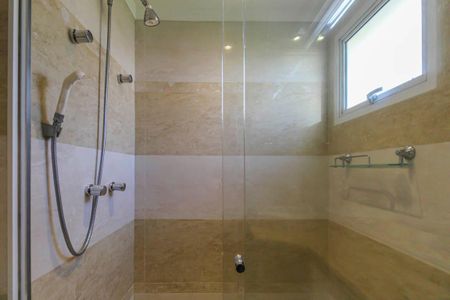 Apartamento à venda com 130m², 3 quartos e 2 vagas Apartamento à venda com 130m², 3 quartos e 2 vagasBanheiro da Suíte