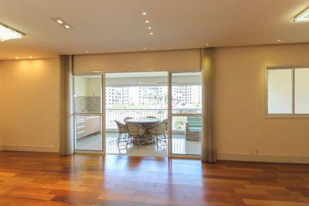 Apartamento à venda com 130m², 3 quartos e 2 vagas Apartamento à venda com 130m², 3 quartos e 2 vagasSala