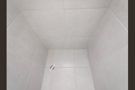 Apartamento à venda com 46m², 2 quartos e 1 vaga Apartamento à venda com 46m², 2 quartos e 1 vagaBanheiro Social