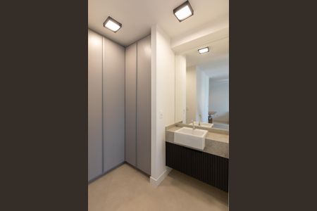 Lavabo de kitnet/studio para alugar com 1 quarto, 43m² em Centro, Campinas