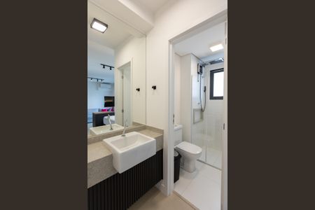 Lavabo/Banheiro de kitnet/studio para alugar com 1 quarto, 43m² em Centro, Campinas