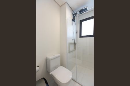 Banheiro de kitnet/studio para alugar com 1 quarto, 43m² em Centro, Campinas