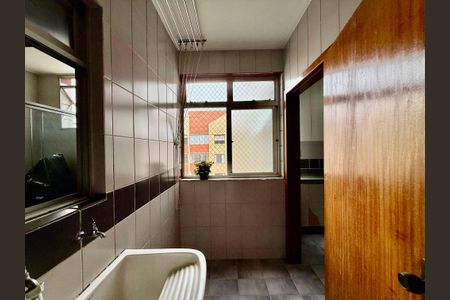 Apartamento à venda com 107m², 4 quartos e 2 vagas Apartamento à venda com 107m², 4 quartos e 2 vagasLavanderia