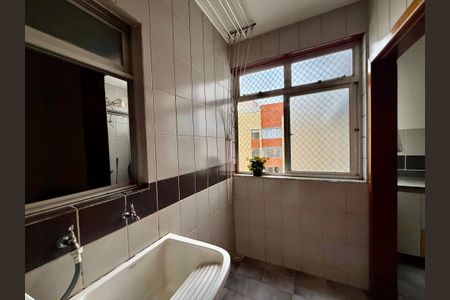 Apartamento à venda com 107m², 4 quartos e 2 vagas Apartamento à venda com 107m², 4 quartos e 2 vagasLavanderia