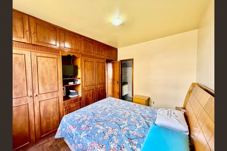 Apartamento à venda com 107m², 4 quartos e 2 vagas Apartamento à venda com 107m², 4 quartos e 2 vagasQuarto