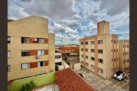 Apartamento à venda com 107m², 4 quartos e 2 vagas Apartamento à venda com 107m², 4 quartos e 2 vagasVista