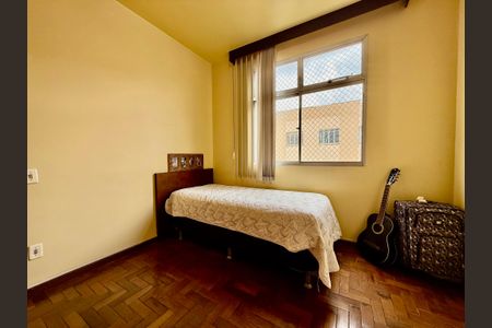 Apartamento à venda com 107m², 4 quartos e 2 vagas Apartamento à venda com 107m², 4 quartos e 2 vagasQuarto