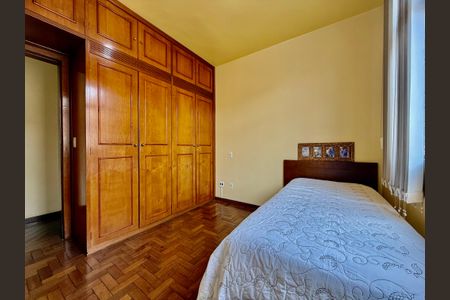 Apartamento à venda com 107m², 4 quartos e 2 vagas Apartamento à venda com 107m², 4 quartos e 2 vagasQuarto