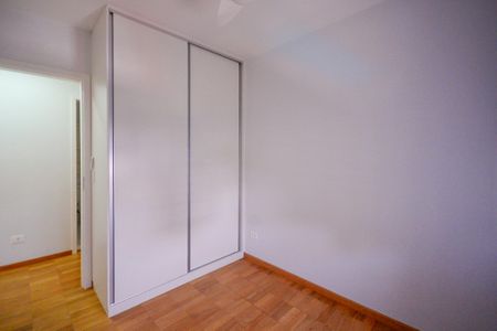 Apartamento à venda com 87m², 3 quartos e 2 vagasQuarto 2