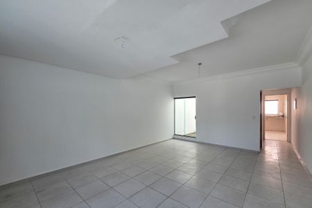 Casa à venda com 192m², 3 quartos e 4 vagas Casa à venda com 192m², 3 quartos e 4 vagasSala