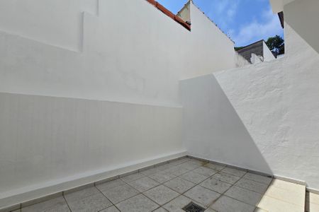 Casa à venda com 192m², 3 quartos e 4 vagas Casa à venda com 192m², 3 quartos e 4 vagasVaranda