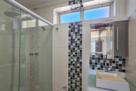 Apartamento para alugar com 100m², 4 quartos e 1 vagaBanheiro da suíte 