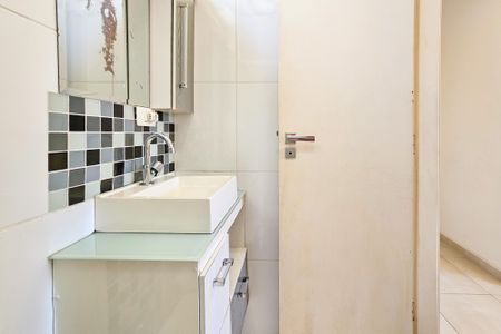 Apartamento para alugar com 100m², 4 quartos e 1 vagaBanheiro da suíte 