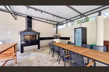 Apartamento à venda com 260m², 4 quartos e 4 vagas Apartamento à venda com 260m², 4 quartos e 4 vagasÁrea comum - Churrasqueira