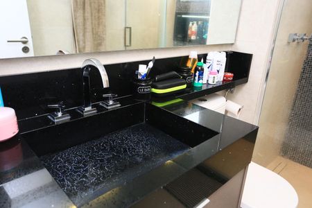 Apartamento à venda com 260m², 4 quartos e 4 vagas Apartamento à venda com 260m², 4 quartos e 4 vagasBanheiro da Suíte 3