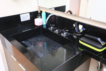 Apartamento à venda com 260m², 4 quartos e 4 vagas Apartamento à venda com 260m², 4 quartos e 4 vagasBanheiro da Suíte 3