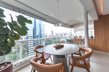 Apartamento à venda com 76m², 1 quarto e 1 vagaSala - Varanda