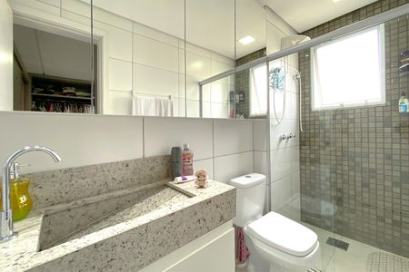 Apartamento à venda com 150m², 2 quartos e 3 vagasBanheiro da Suíte 1