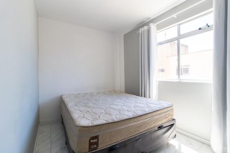 Quarto 1 de apartamento para alugar com 2 quartos, 52m² em Novo Mundo, Curitiba