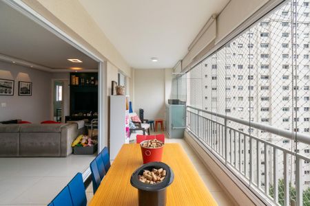 Apartamento à venda com 116m², 3 quartos e 2 vagasVaranda 