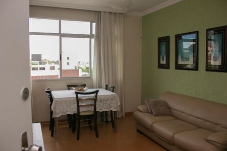 Apartamento para alugar com 60m², 2 quartos e 1 vagaSala