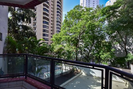 Apartamento à venda com 169m², 4 quartos e 3 vagasVaranda da Suíte  3