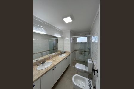 Apartamento à venda com 193m², 6 quartos e 2 vagasBanheiro