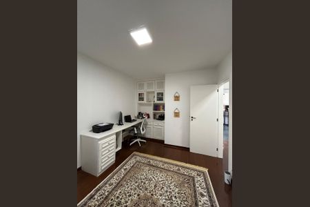 Apartamento à venda com 193m², 6 quartos e 2 vagasQuarto