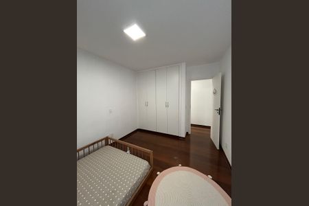 Apartamento à venda com 193m², 6 quartos e 2 vagasQuarto
