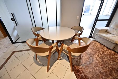 Apartamento para alugar com 67m², 2 quartos e 1 vagaSala