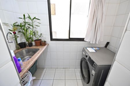 Apartamento para alugar com 67m², 2 quartos e 1 vagaÁrea de serviço